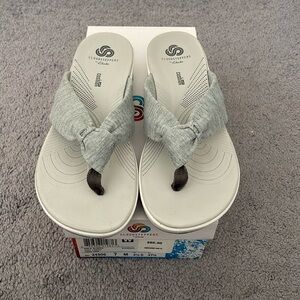 Clark’s Cloudstepper Flip Flops